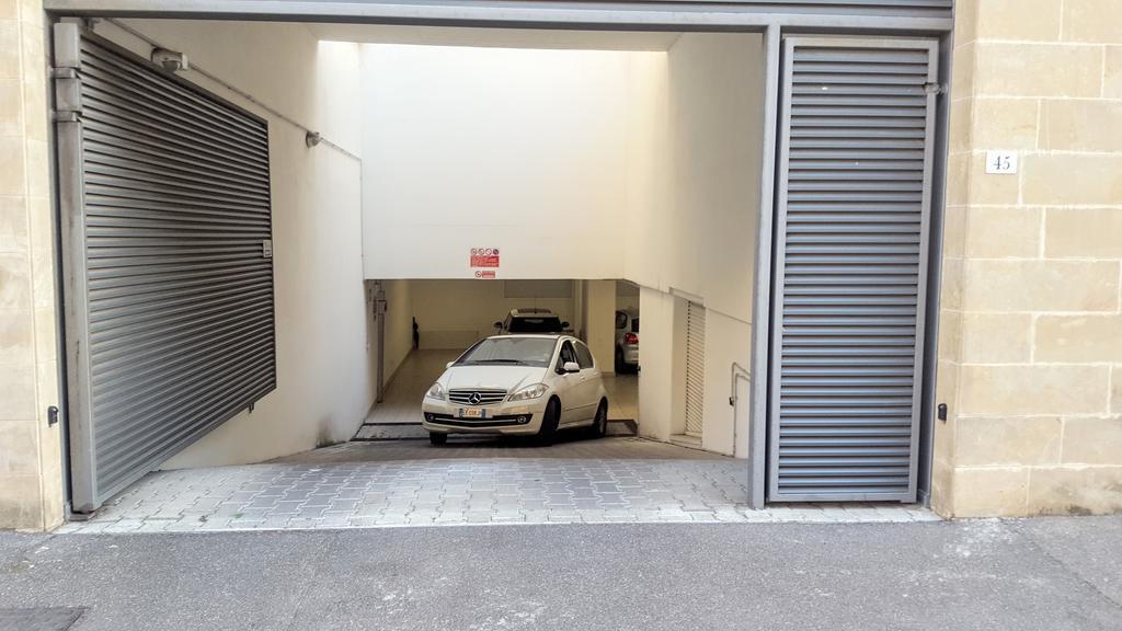 Elegant Location In - 2 Free Parking! Appartamento Firenze