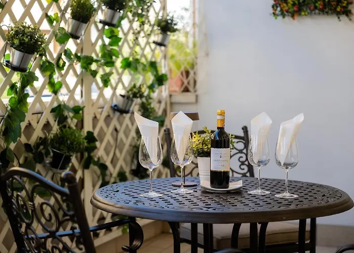 Elegant Location In Florence - 2 Free Parking!