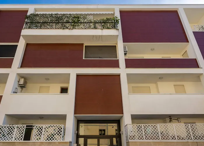 Elegant Location In Florence - 2 Free Parking!